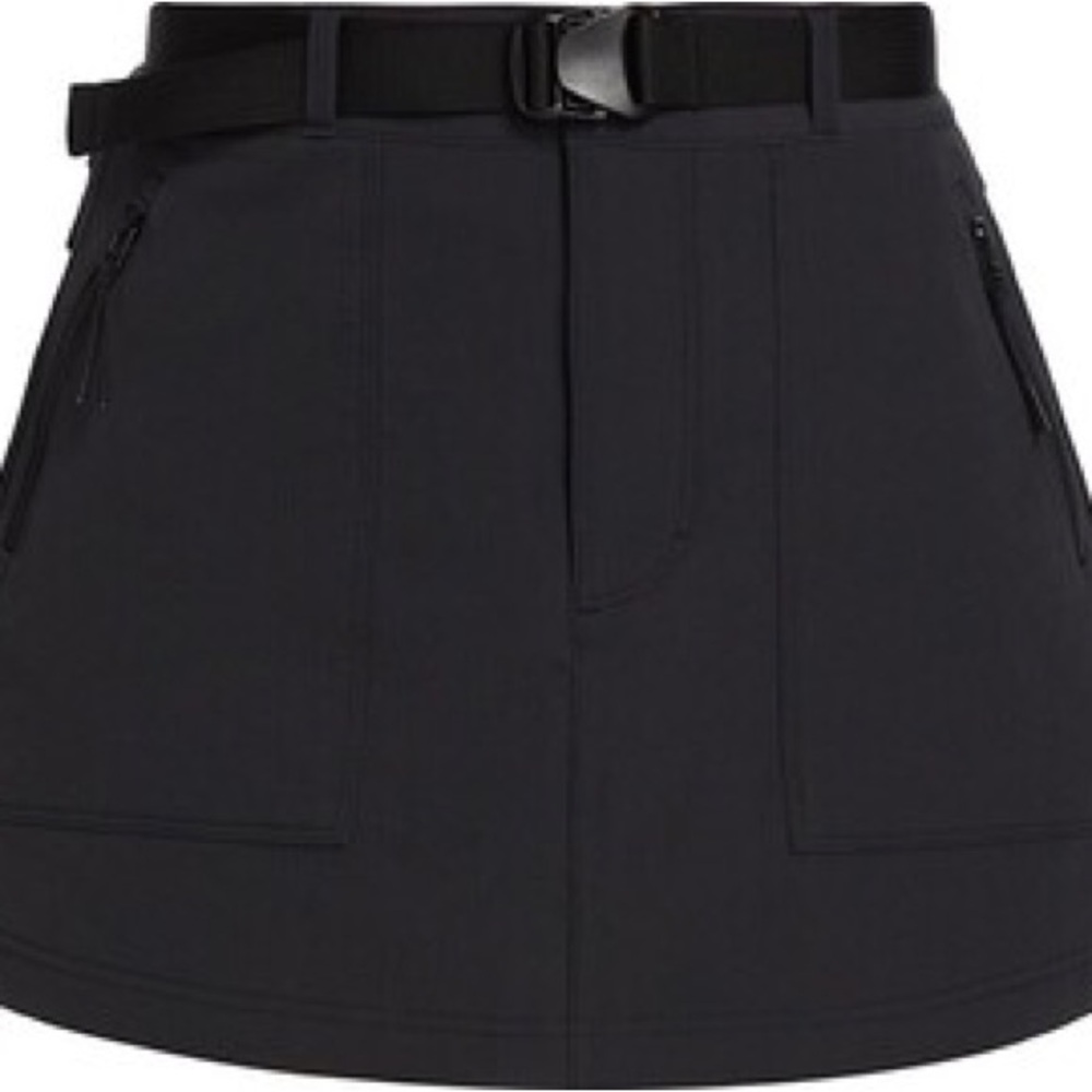 Outdoor Voices RecTrek Black Skirt, Size Medium NWT